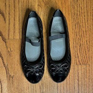 GEOX RESPIRA: YOUTH GIRLS BLACK 'PLIE MARY JANE' FLATS-SIZE 3 (34)